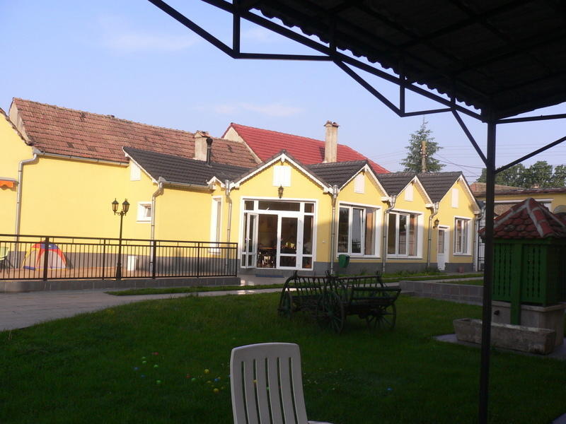 Pensiunea Poarta Oilor Girbova Exterior photo